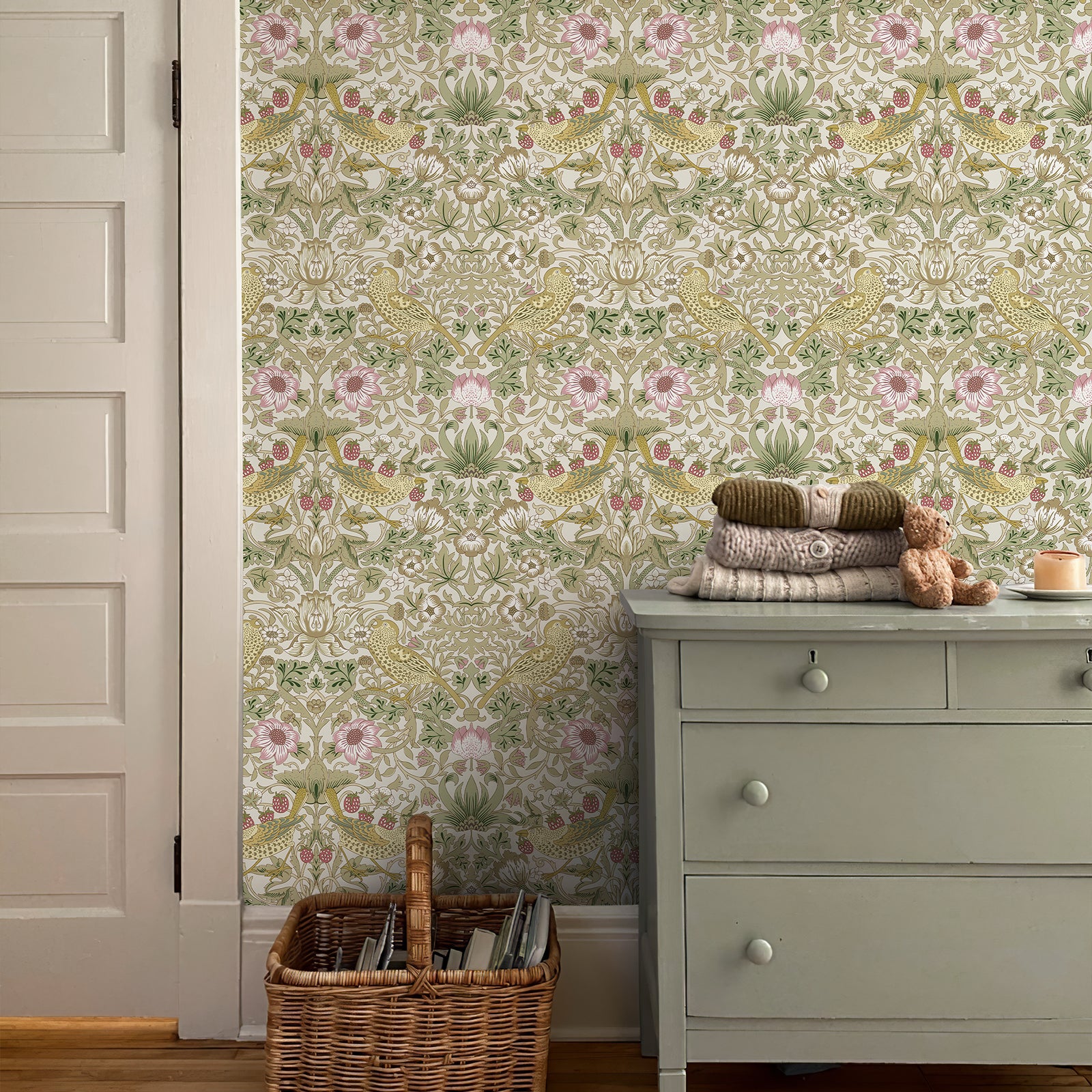 Vintage Strawberry Bird Wallpaper