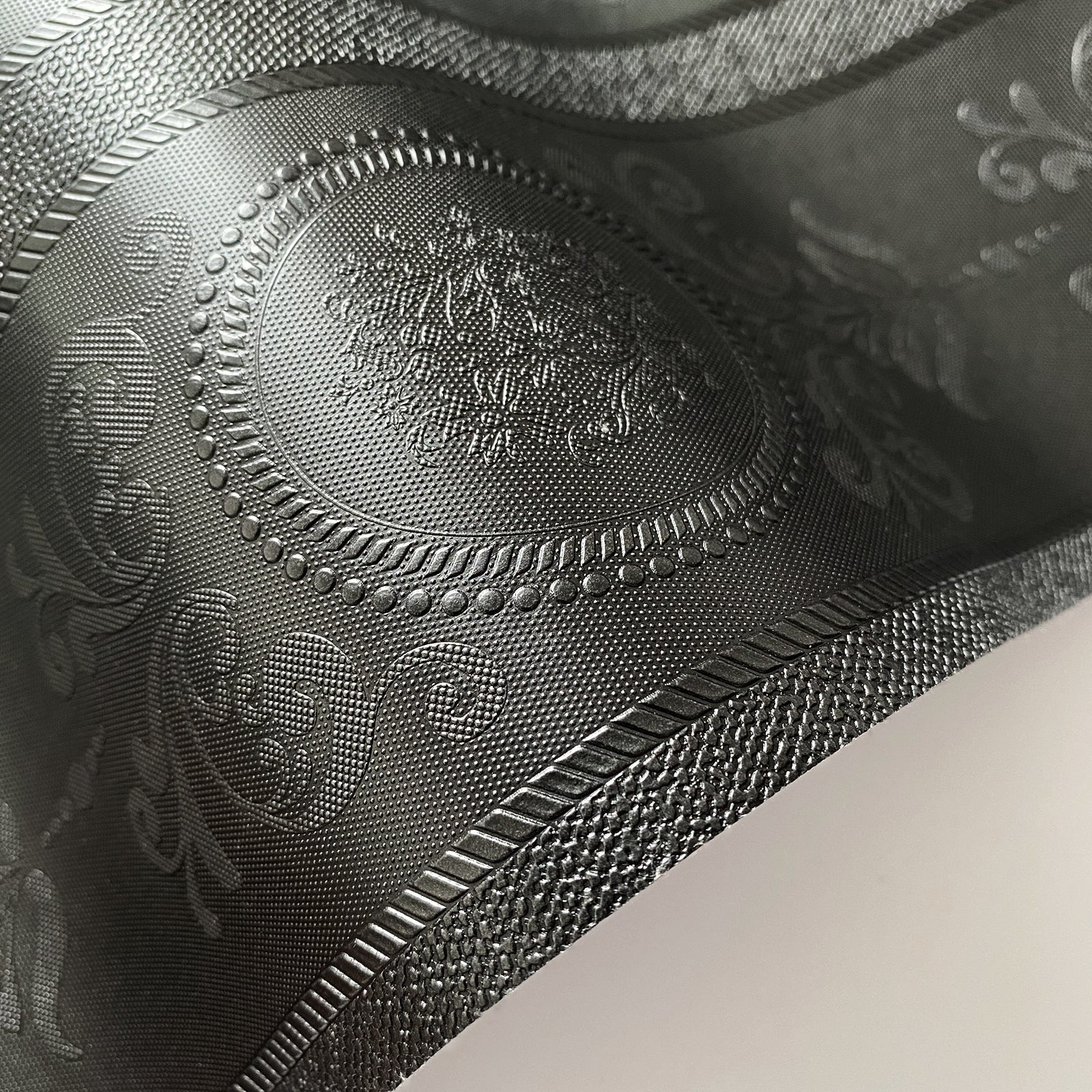 Does Peel and Stick Wallpaper Look Cheap? What Really Affects the Result