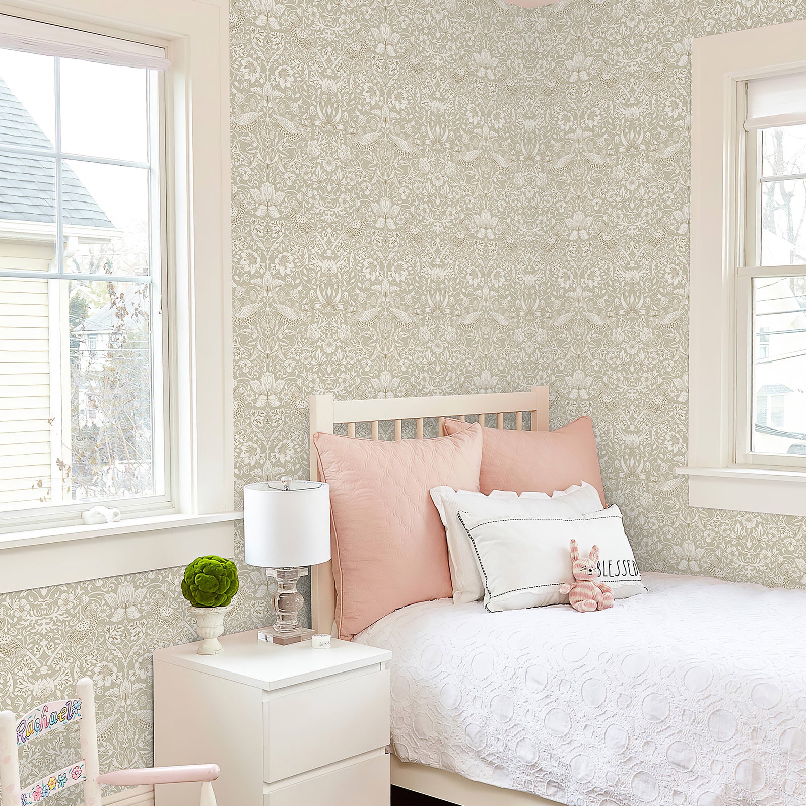 Vintage Strawberry Bird Wallpaper