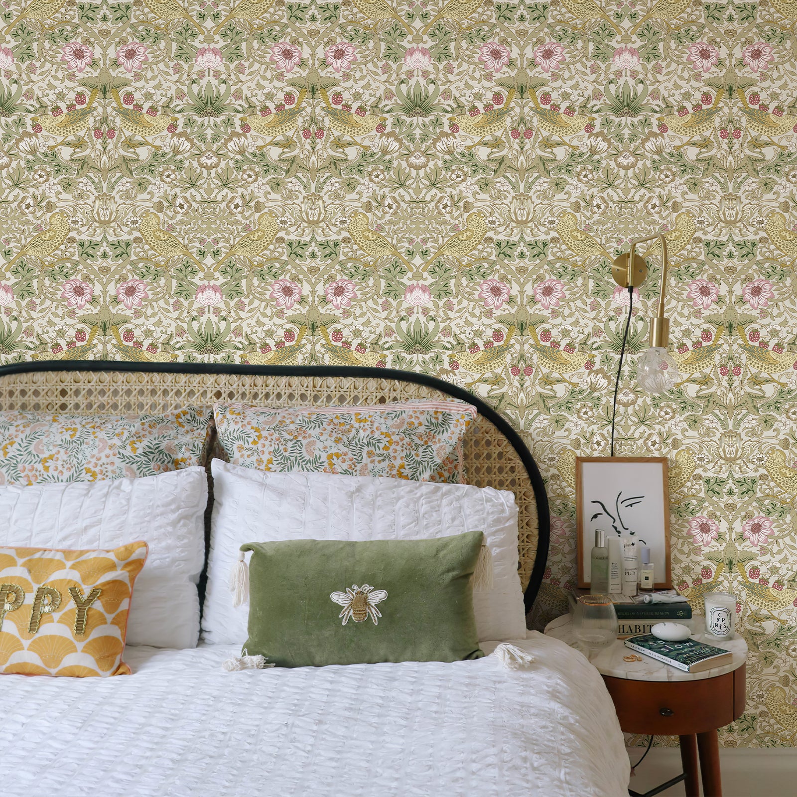 Vintage Strawberry Bird Wallpaper